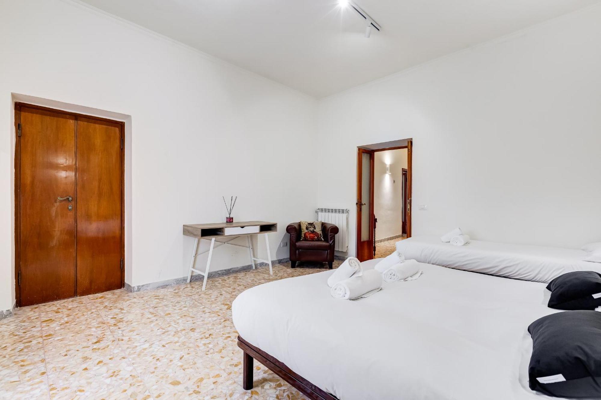 Vivilo Collection - San Vito View Apartment - 3 Bdr 2 Baths Рим Екстер'єр фото