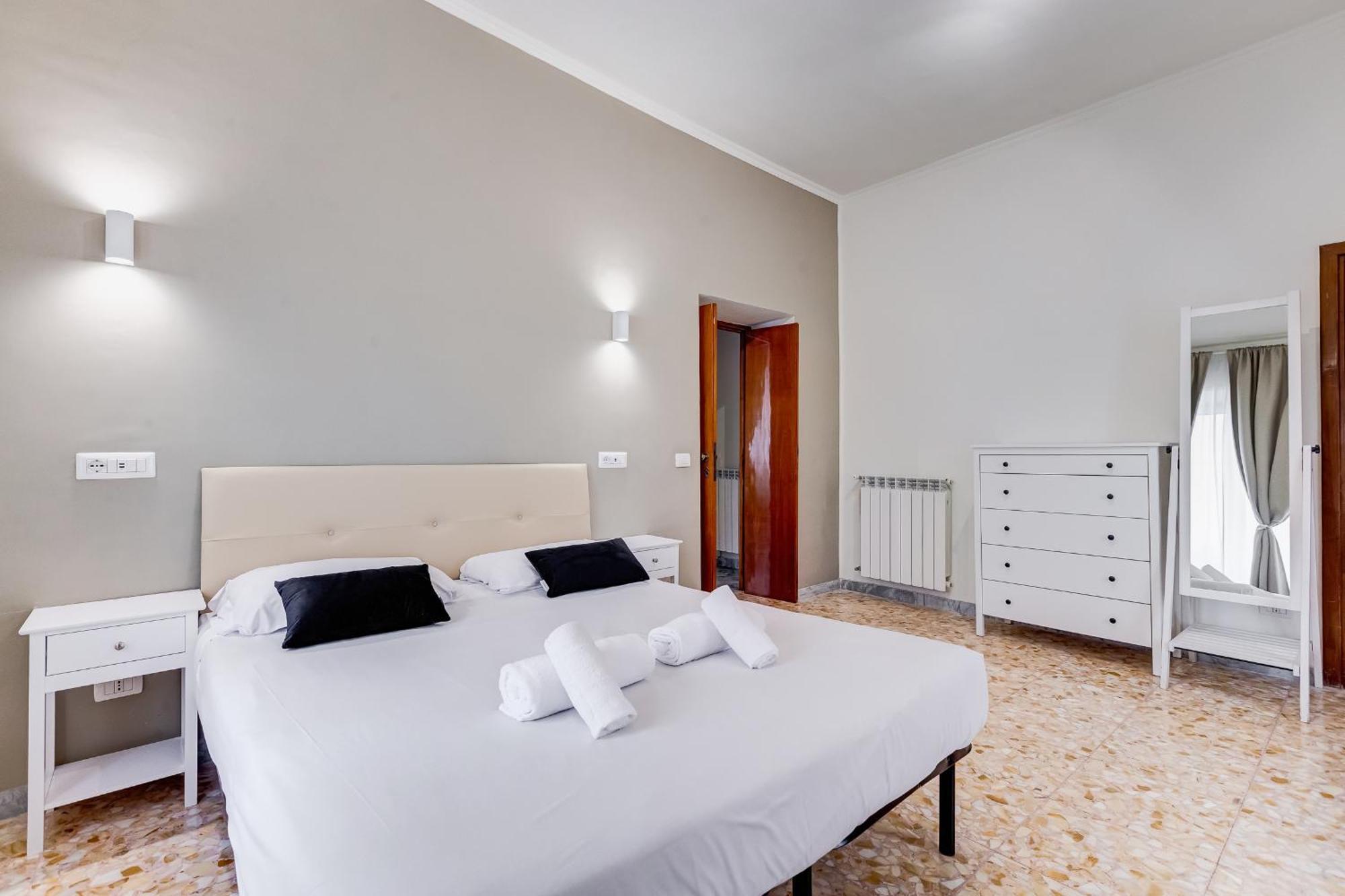 Vivilo Collection - San Vito View Apartment - 3 Bdr 2 Baths Рим Екстер'єр фото